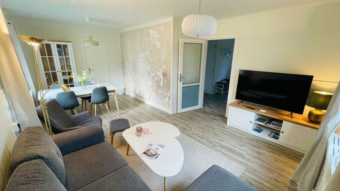Bild 3 på Charmigt Semesterhus med bastu och trädgård