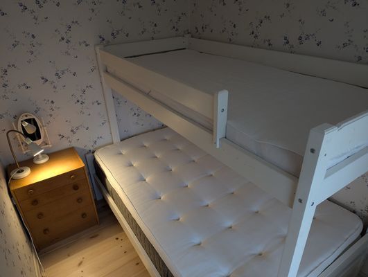 Soligt med stor tomt - Bild 14