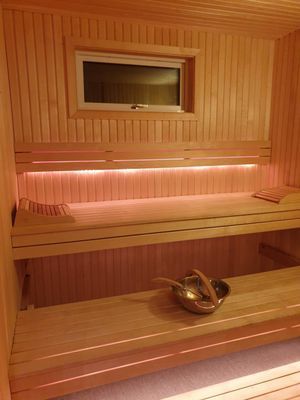 Vinterbonad stuga nära vatten, natur och golf - Bild 8