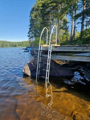 Mangårdsbyggnad vid sjön Raslången - Bild 13