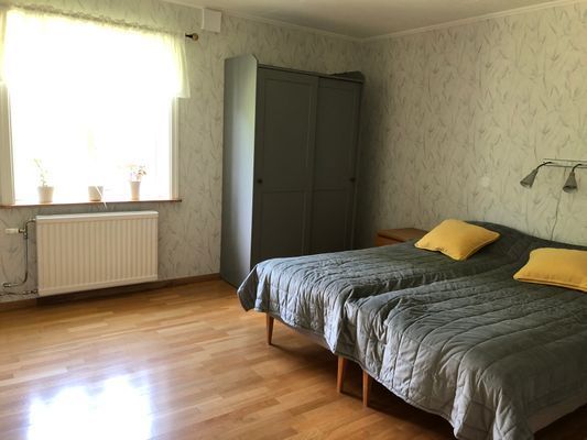Lantligt hus i skogen och nära till fiskevatten - Bild 12