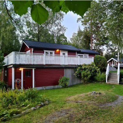 Hyr denna stuga i Gräddö på 62 m². 4-8 sängplatser. Från 9 000 kr per vecka. Se bilder och tillgänglighet här.
