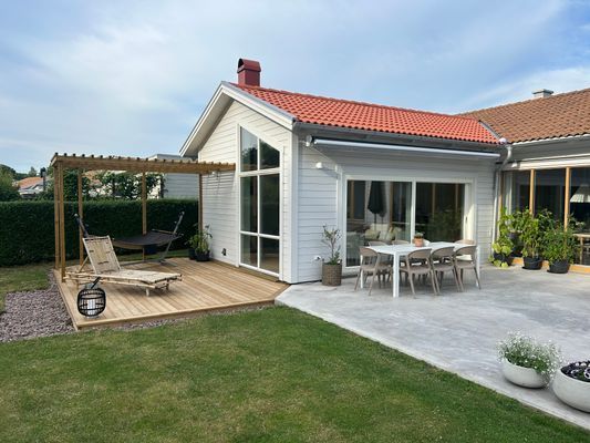 Nyrenoverad villa nära havet - Bild 14