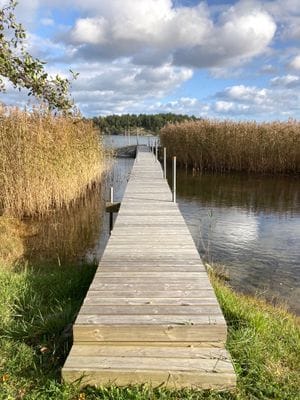 Stuga med havsutsikt och egen badbrygga - Bild 11