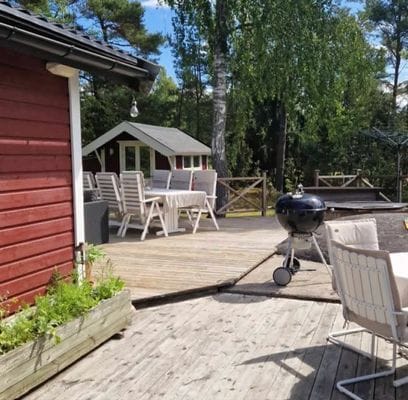 Mysig stuga med sjö och havsnära läge - Bild 8