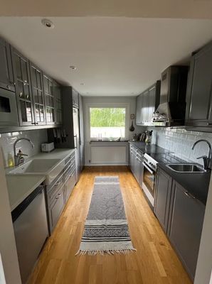 Bild 3 på Centralt, promenadväg till Ringmuren och old town.