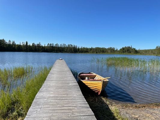 Nyrenoverad stuga nära bad, fiske och skidorter - Bild 17