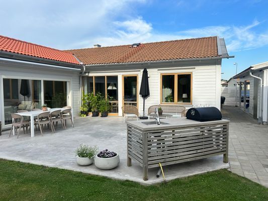 Nyrenoverad villa nära havet - Bild 15