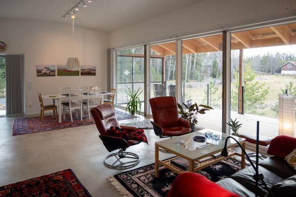 Charmigt fritidsboende nära naturen i Öregrund - Bild 9