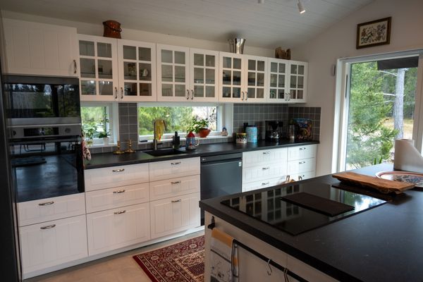 Charmigt fritidsboende nära naturen i Öregrund - Bild 17