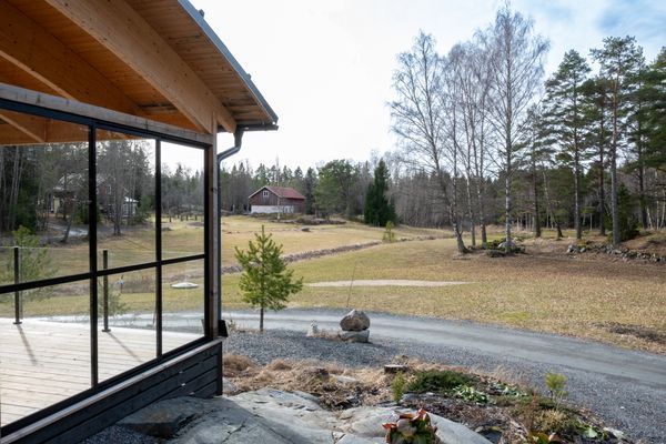 Charmigt fritidsboende nära naturen i Öregrund - Bild 18