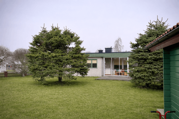 Hyr denna stuga i Skummeslöv på 75 m². 4-6 sängplatser. 7 000 - 15 000 kr per vecka. Se bilder och tillgänglighet här.