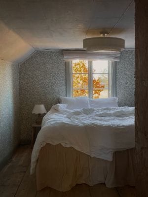 Sovrum med 160 cm säng