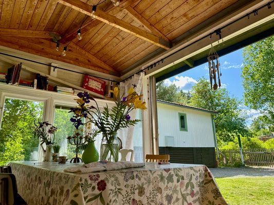 Hyr denna stuga i Årsta Havsbad på 40 m². 2-4 sängplatser. Från 8 400 kr per vecka. Se bilder och tillgänglighet här.