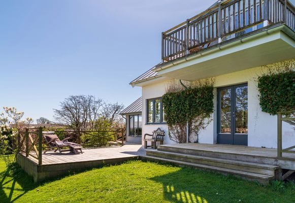 Hyr denna stuga i Arild på 172 m². 4 sängplatser. Från 13 000 kr per vecka. Se bilder och tillgänglighet här.