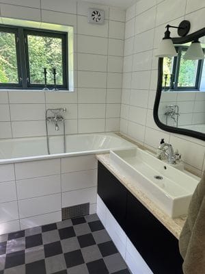 Vacker villa i Arild på naturtomt med havsutsikt - Bild 8