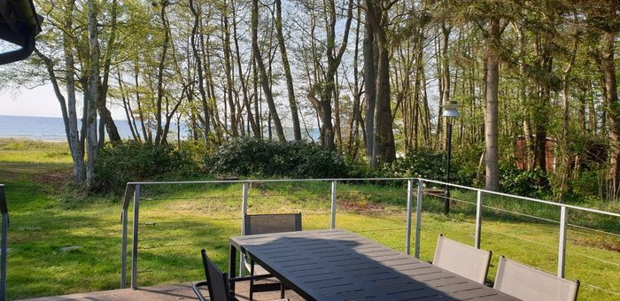 Hyr denna stuga i Borrby på 73 m². 6 sängplatser. 6 000 - 12 000 kr per vecka. Se bilder och tillgänglighet här.