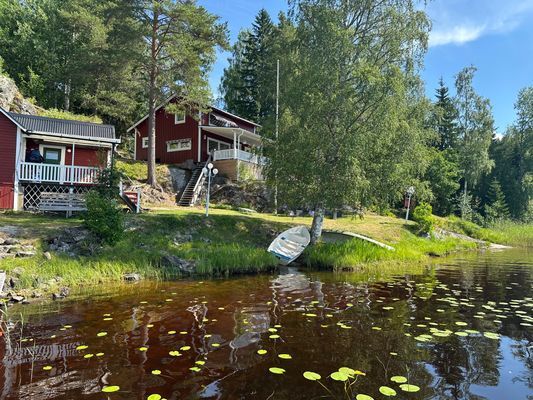 Stuga med sjötomt - Bild 8