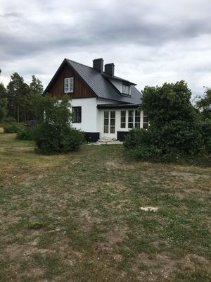 Hyr denna stuga i Hörsne på 90 m². 8 sängplatser. Pris ej tillgängligt. Se bilder och tillgänglighet här.