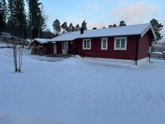 Bild 3 på Familjevänlig stuga nära sjö och skidspår