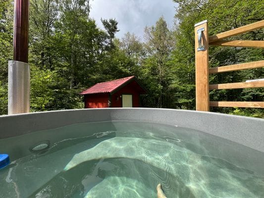 Bild 3 på Stuga med privat badtunna