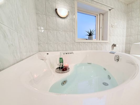 Bild 3 på Villa vid vattnet med egen brygga och panoramautsi