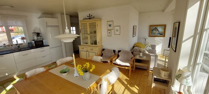 Hyr denna stuga i Orsa på 55 m². 4 sängplatser. Från 7 000 kr per vecka. Se bilder och tillgänglighet här.
