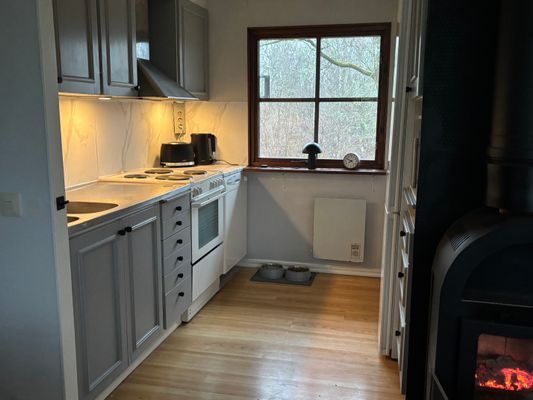 Charmig röd stuga i Valbo-Ryr - Bild 8