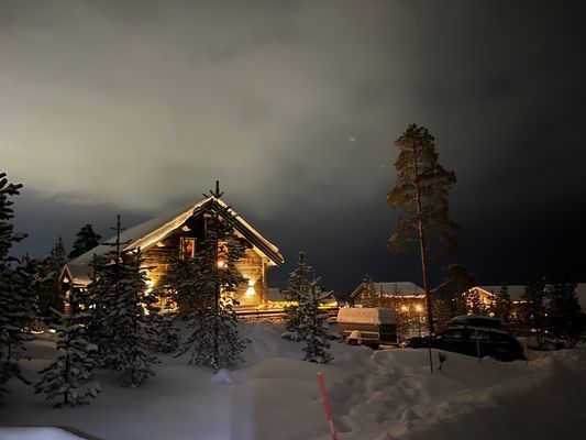Hyr denna stuga i Idre på 135 m². 8-12 sängplatser. 7 000 - 24 000 kr per vecka. Se bilder och tillgänglighet här.