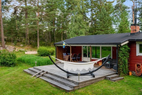 Charmigt sommarhus i Roslagen – rofyllt boende