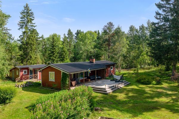 Charmigt sommarhus i Roslagen – rofyllt boende
