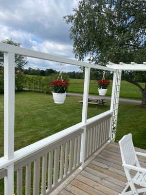 Hyr denna stuga i Lidhult på 75 m². 4 sängplatser. 800 - 1 400 kr per dag. Se bilder och tillgänglighet här.