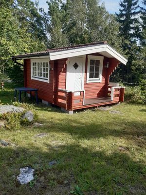 Hyr denna stuga i Norrtälje på 65 m². 8 sängplatser. 5 000 - 7 998 kr per vecka. Se bilder och tillgänglighet här.
