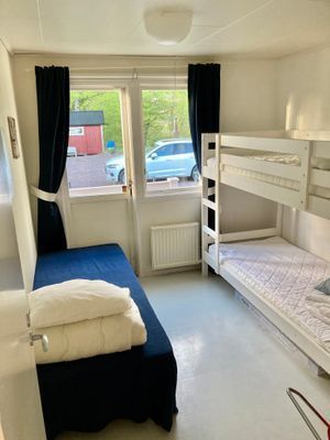 Våningssäng + extra säng i ett av sovrummen