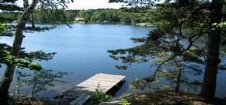 Hyr denna stuga i Gränna på 35 m². 2-4 sängplatser. Från 9 900 kr per vecka. Se bilder och tillgänglighet här.