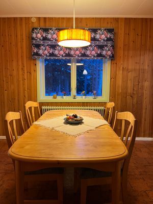 Mysigt hus med eldstad nära Östersund