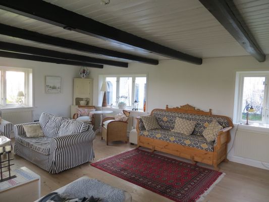 Fyrlängad gård mitt på Österlen - Bild 11