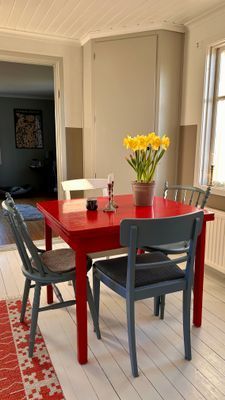 Matplats i kök (bordet är utdragbart med plats för 6 personer).