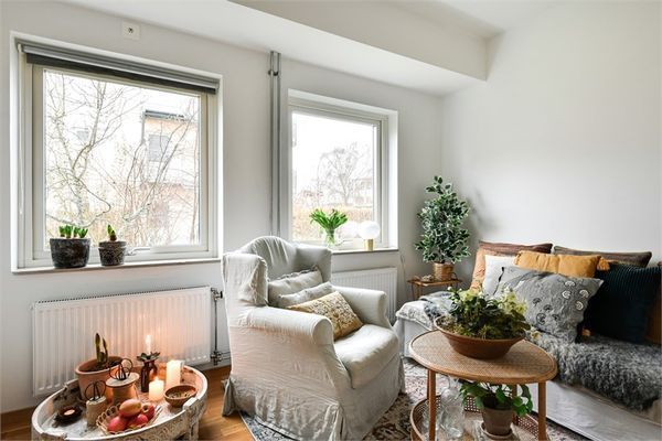 Centralt och ljusa lägenhet i Visby med egen entré