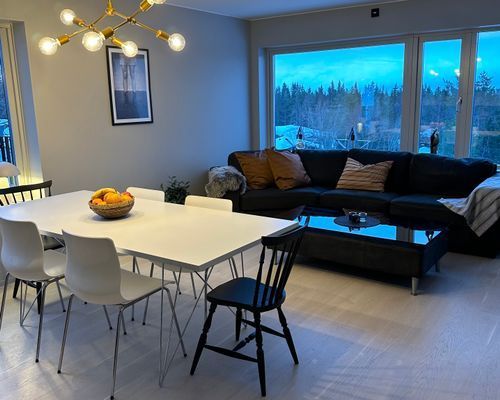 Hyr denna stuga i Sälen på 63 m². 6 sängplatser. 4 000 - 19 000 kr per vecka. Se bilder och tillgänglighet här.
