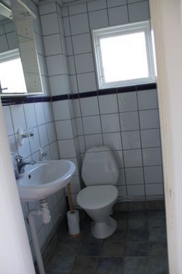 Röd stuga på landet - Bild 8