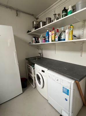 Centralt, promenadväg till Ringmuren och old town. - Bild 13