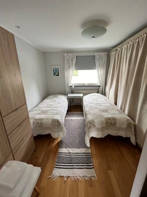 Centralt, promenadväg till Ringmuren och old town. - Bild 18