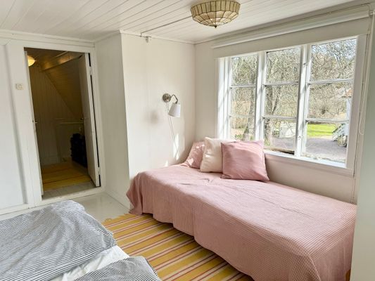 Charmig havsnära fullutrustad stuga - Bild 7