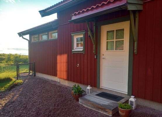 Hyr denna stuga i Tällberg på 40 m². 4-5 sängplatser. Från 900 kr per dag. Se bilder och tillgänglighet här.