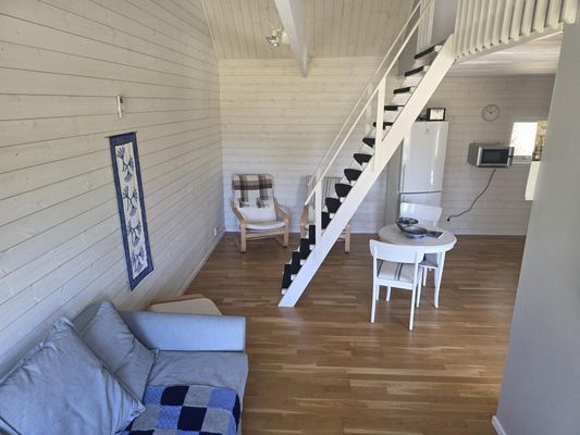 Stuga i skogen, på sjötomt utan insyn. - Bild 7
