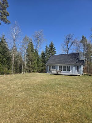 Stuga i skogen, på sjötomt utan insyn. - Bild 11