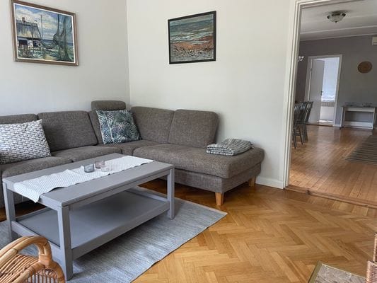 Rymlig stuga nära hav och sandstrand. - Bild 15