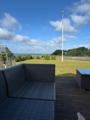 Hyr denna stuga i Steninge på 140 m². 6 sängplatser. Från 22 400 kr per vecka. Se bilder och tillgänglighet här.