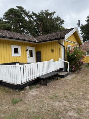 Bild 3 på Strandnära stuga uthyres på Österlen.